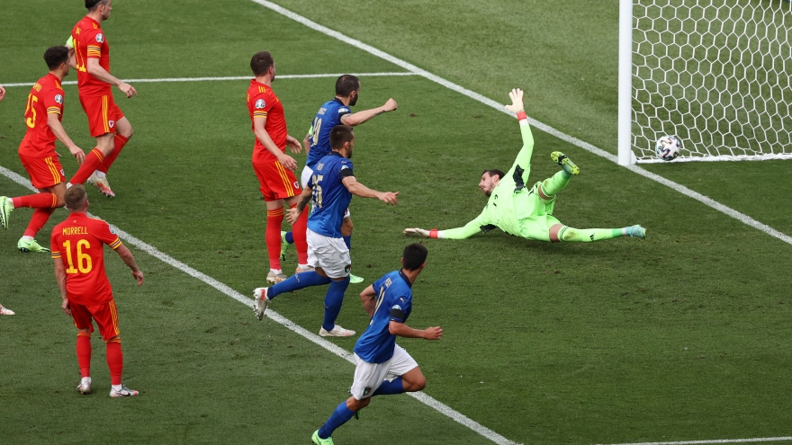 Italia 1-0 Xứ Wales: Dắt tay nhau đi tiếp vào vòng knock-out EURO 2021