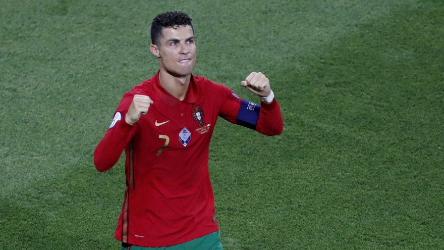 Ronaldo lập siêu kỷ lục sau trận Bồ Đào Nha 2-2 Pháp
