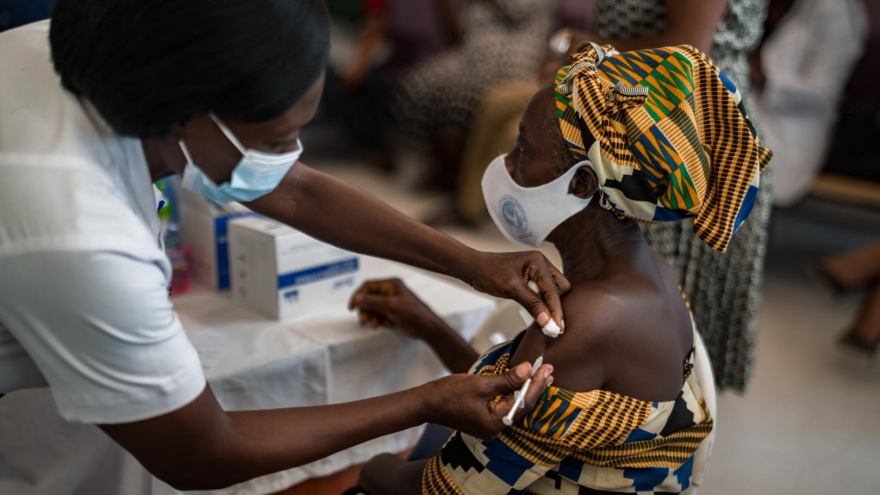 Châu Phi chật vật đối phó dịch, tìm nguồn cung vaccine Covid-19