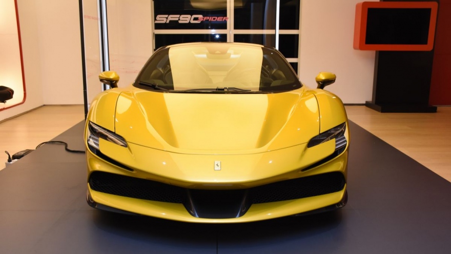 Ferrari SF90 Spider ra mắt giới nhà giàu Malaysia với giá từ 11,6 tỷ đồng