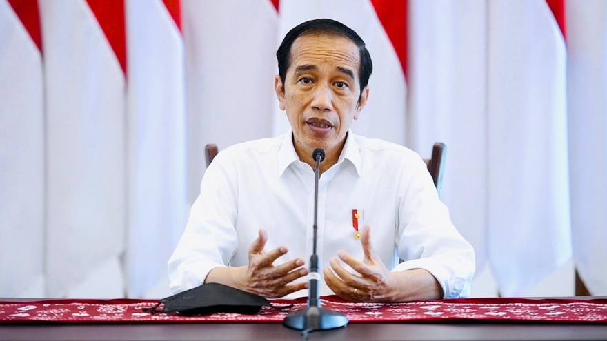 COVID-19 tăng kỷ lục, Tổng thống Indonesia yêu cầu người dân ở nhà