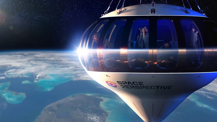 Mở bán tour du lịch đầu tiên ra ngoài không gian