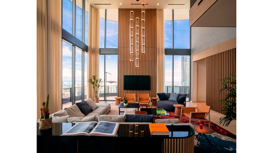 Bên trong căn penthouse xa hoa trị giá 9,4 triệu USD nằm ở tòa nhà lâu đời nhất Miami