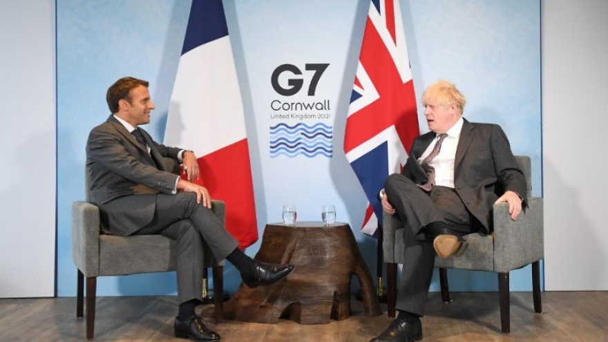 Bên lề G7: Pháp hứa “làm mới quan hệ” nếu Anh tuân thủ thỏa thuận Brexit