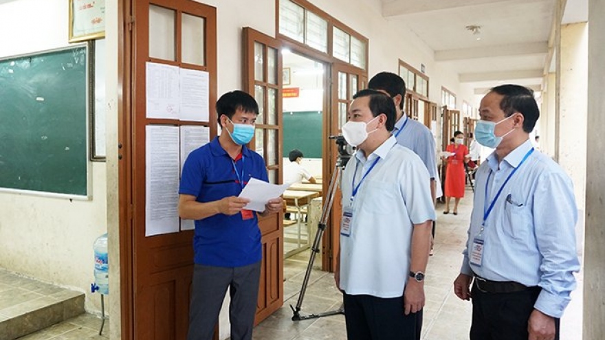 Lãnh đạo Hà Nội kiểm tra công tác coi thi tại huyện Đông Anh, Sóc Sơn, Mê Linh