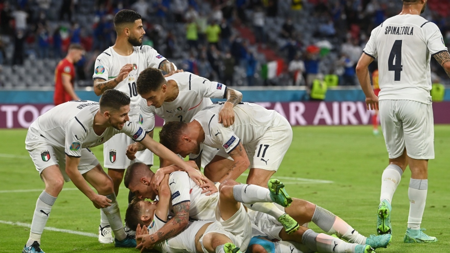 "Vượt ải" Bỉ trong màn thư hùng đỉnh cao ở Allianz Arena, Italia thẳng tiến bán kết EURO