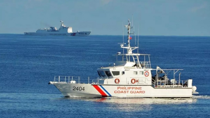 Philippines thách thức tàu Trung Quốc ở Biển Đông