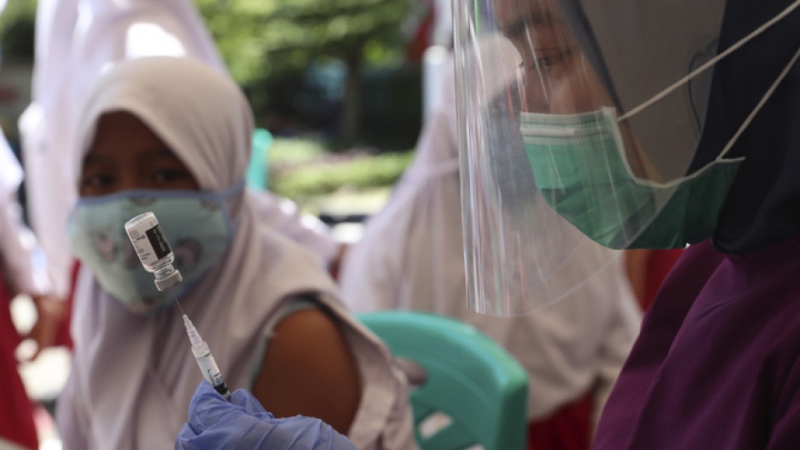 Mục tiêu tiêm 2 triệu liều vaccine Covid-19 mỗi ngày của Indonesia liệu có khả thi?