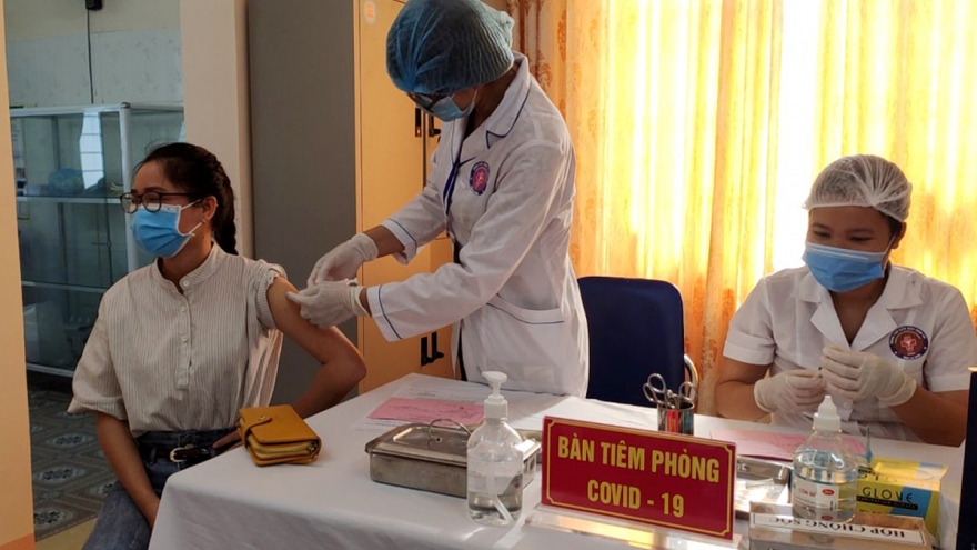 Lai Châu triển khai tiêm gần 22.000 liều vaccine đợt 3