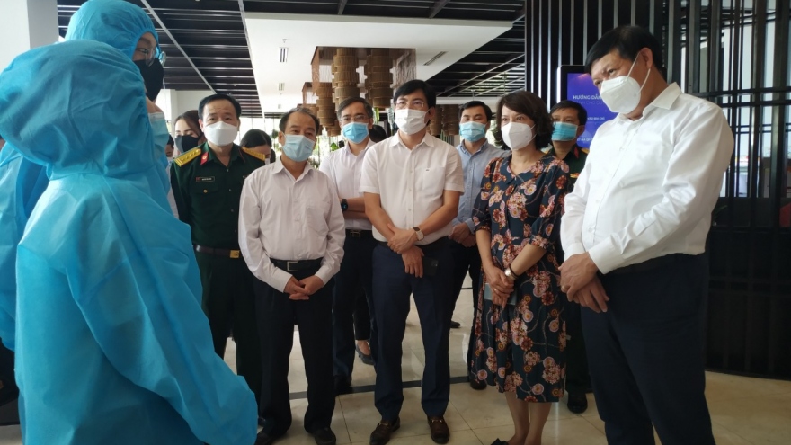 Bộ Y tế làm việc với Quảng Ninh về phương án cách ly y tế 7 ngày với người nhập cảnh