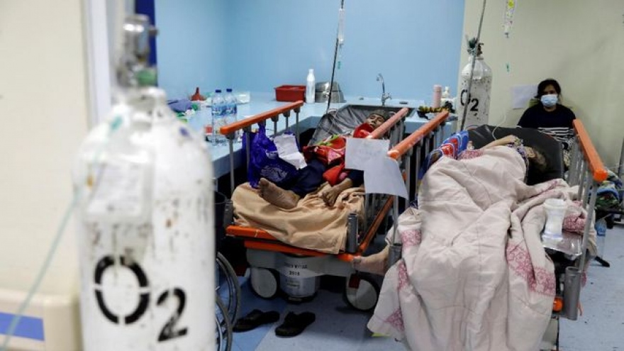 Covid-19 nhấn chìm hệ thống y tế Indonesia, hàng trăm bệnh nhân tử vong tại nhà