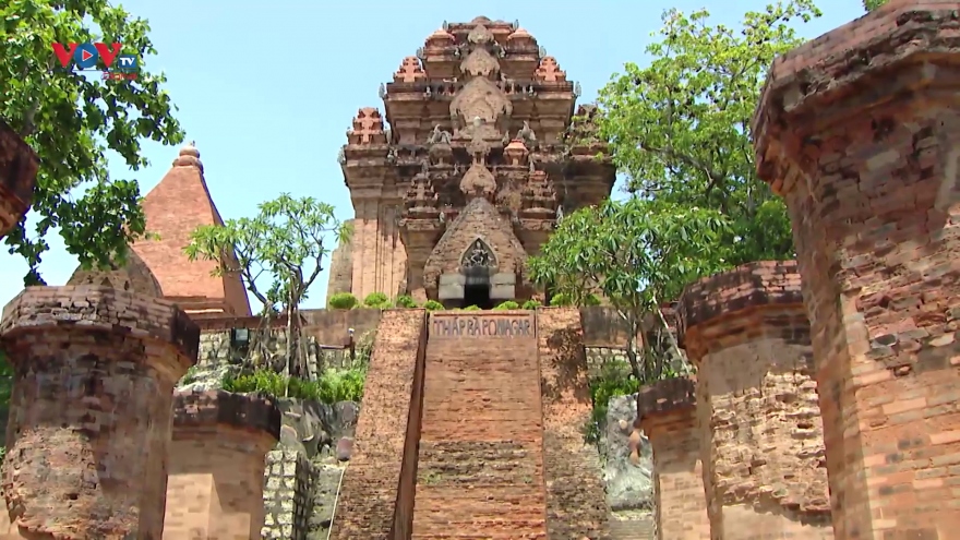 Đến Nha Trang, chiêm ngưỡng Tháp Bà Ponagar