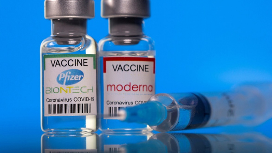 Séc sẽ rút ngắn thời gian tiêm giữa hai liều vaccine Pfizer xuống 21 ngày