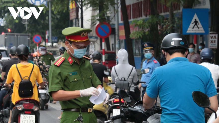 Hà Nội xử phạt hơn 1.000 người vi phạm phòng chống dịch Covid-19