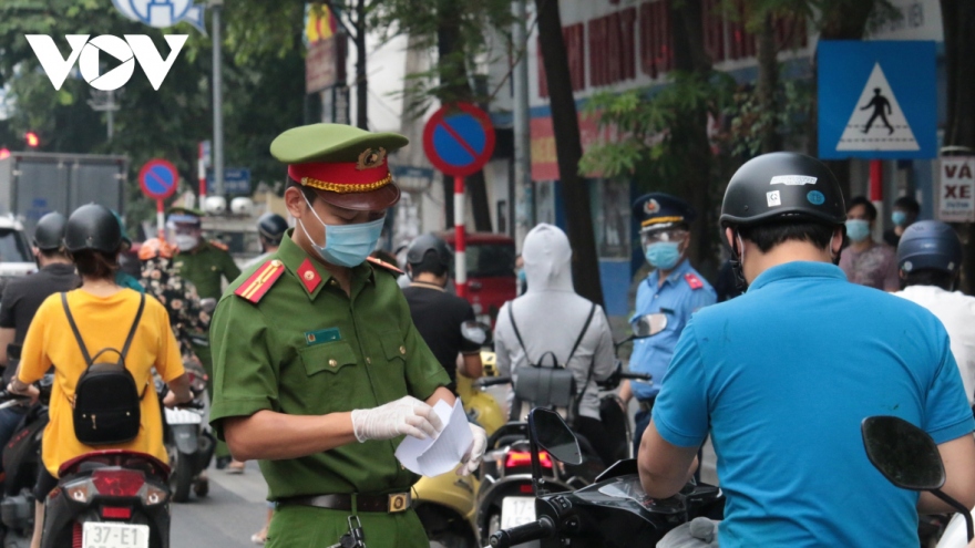 Gần 700 trường hợp vi phạm phòng chống dịch ở Hà Nội bị xử lý