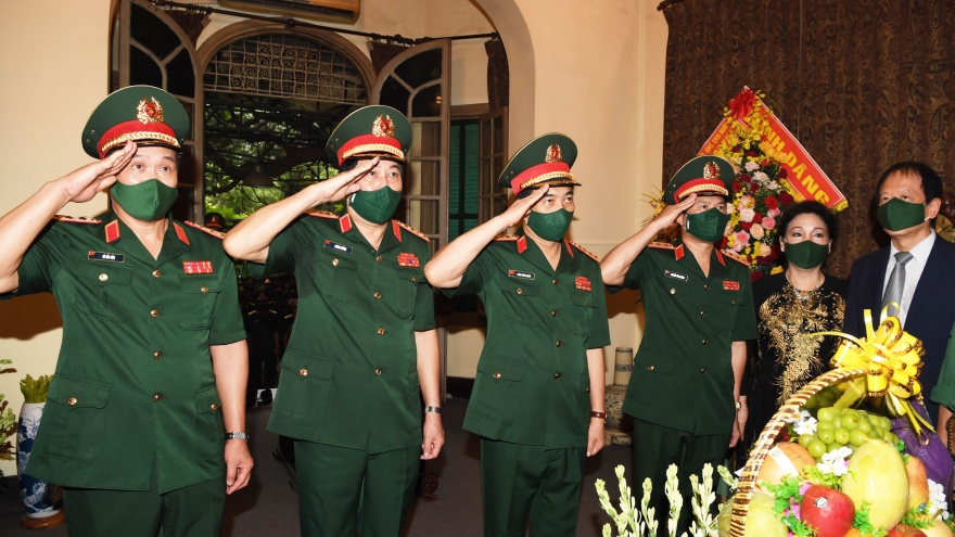 Quân ủy Trung ương - Bộ Quốc phòng dâng hương tưởng niệm Đại tướng Võ Nguyên Giáp