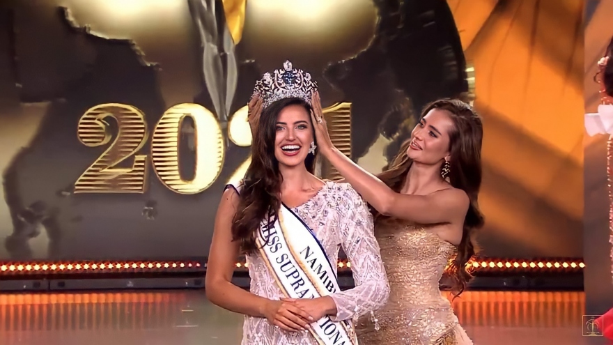 Người đẹp Chanique Rabe đại diện Namibia đăng quang Miss Supranational 2021