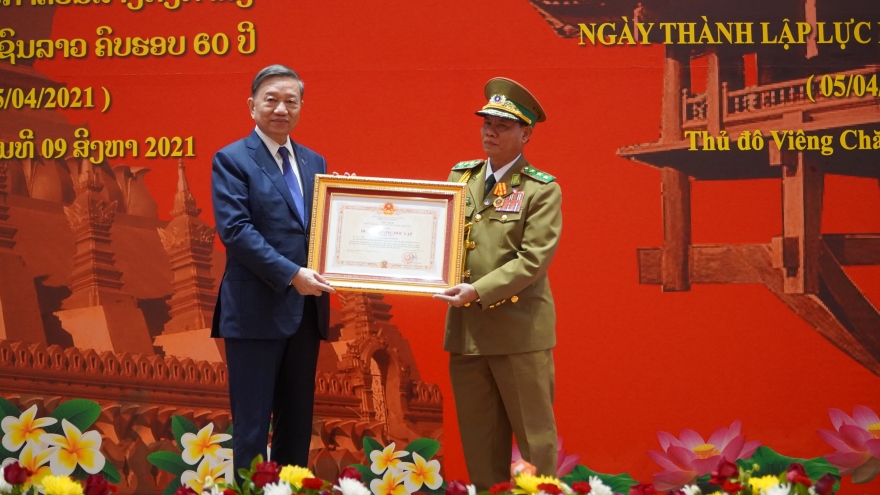 Trao tặng Huân chương của Nhà nước Việt Nam cho tập thể, cá nhân thuộc Bộ An ninh Lào