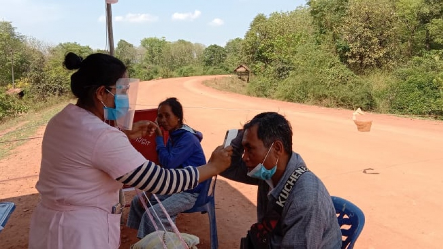 Nhiều tỉnh thành của Lào áp đặt lệnh phong tỏa chống dịch Covid-19