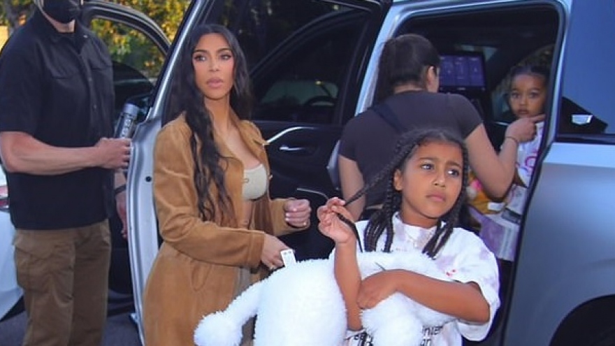 Kim Kardashian đưa các con và cháu gái đến xem phim hoạt hình "Paw Patrol"