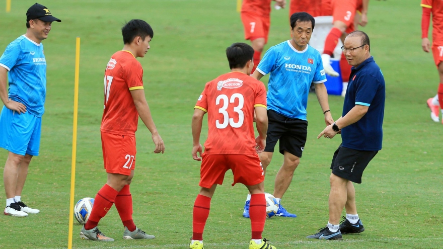 ĐT Việt Nam có ca chấn thương mới, HLV Park Hang Seo đau đầu về hàng thủ