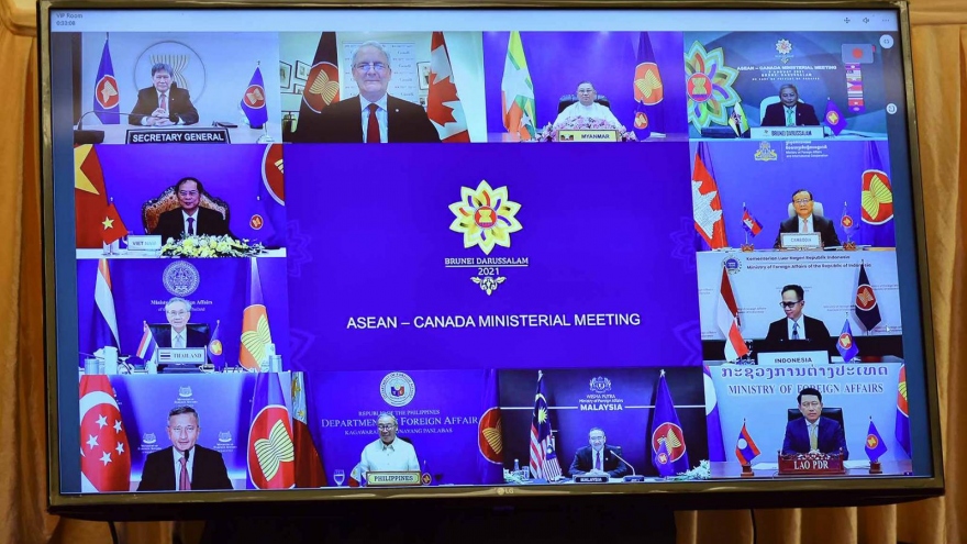 Bộ trưởng Ngoại giao Bùi Thanh Sơn dự Hội nghị Bộ trưởng Ngoại giao ASEAN-Canada