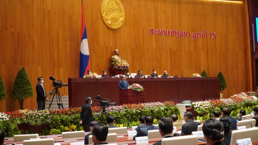 Chủ tịch nước Nguyễn Xuân Phúc nêu nhiều trụ cột hợp tác Việt-Lào để cùng giàu mạnh