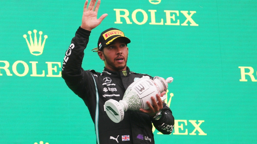 Tay đua F1 Lewis Hamilton thừa nhận sức khỏe suy yếu nhiều sau khi mắc Covid-19