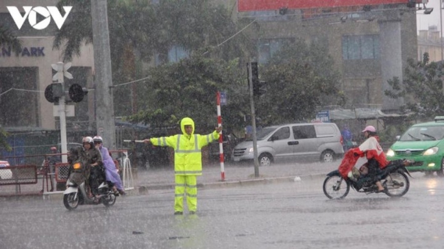 Thời tiết 12/8: Thủ đô Hà Nội có mưa rào và giông