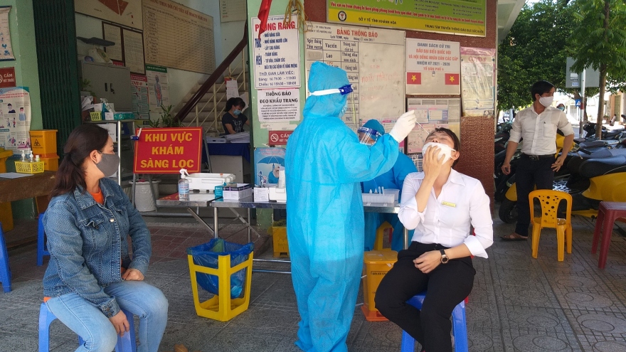 Số ca Covid-19 mới liên tục phát sinh, Khánh Hòa đẩy nhanh tiêm vaccine
