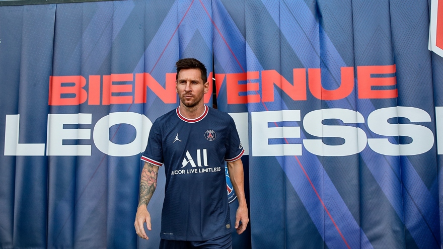 Toàn cảnh ngày Messi chính thức ra mắt PSG