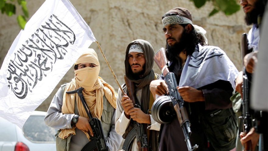 Chính phủ Afghanistan trang bị vũ khí cho dân quân địa phương để đối phó Taliban