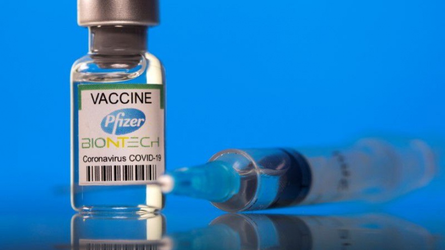 Mỹ “bật đèn xanh” tiêm mũi vaccine Covid-19 thứ ba cho người có hệ miễn dịch yếu