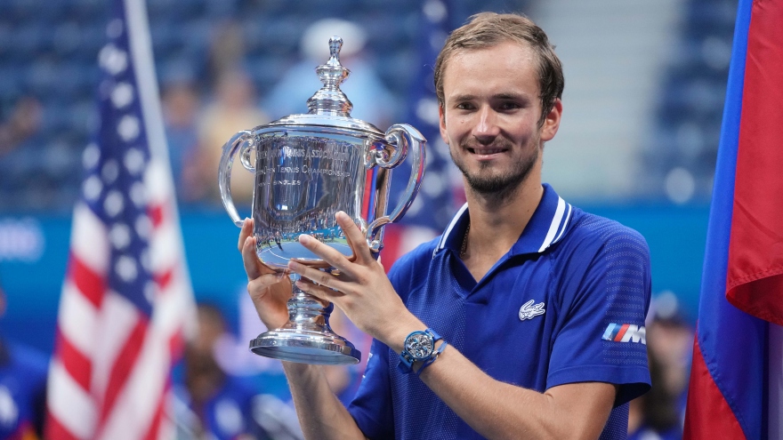 Djokovic thua sốc Medvedev ở chung kết US Open 2021