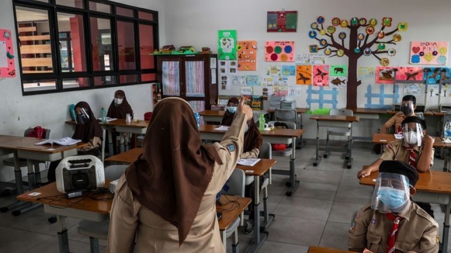 Indonesia đưa ra chiến lược ngăn chặn cụm lây nhiễm Covid-19 trường học