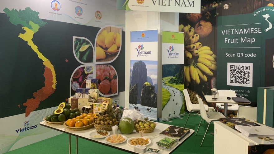 Trái cây Việt Nam hút khách tại hội chợ quốc tế ở Italy