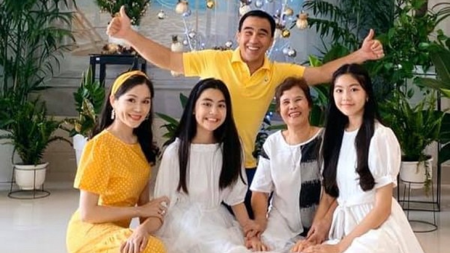 Chuyện showbiz: Quyền Linh về nhà với vợ con sau 4 tháng rong ruổi từ thiện