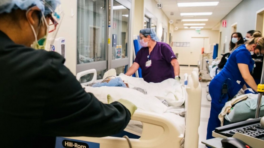 Khủng hoảng y tế do biến thể Delta ở Mỹ: Bệnh nhân tử vong vì bệnh viện hết chỗ