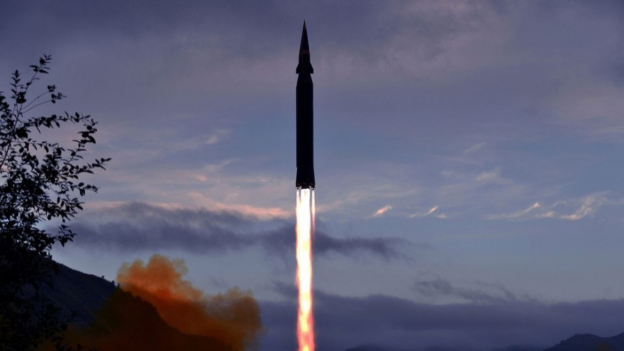 Triều Tiên thử nghiệm tên lửa siêu thanh mới, nâng cấp hệ thống vũ khí