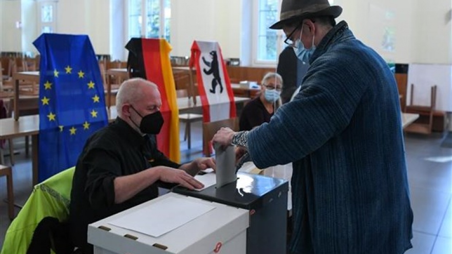 Bầu cử Đức: SPD giành chiến thắng nhưng đảng của bà Merkel vẫn chưa hết cơ hội