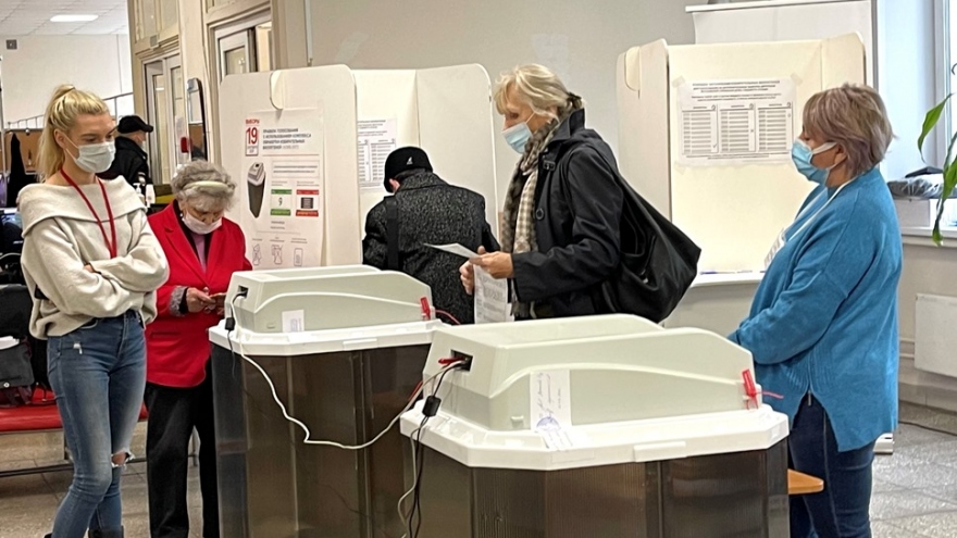 Quốc tế đánh giá tích cực cuộc bầu cử vào Duma quốc gia Nga