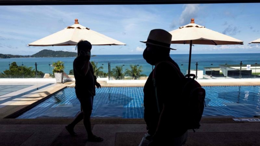 Phuket sẽ tiêm mũi tăng cường để mở cửa du lịch hoàn toàn