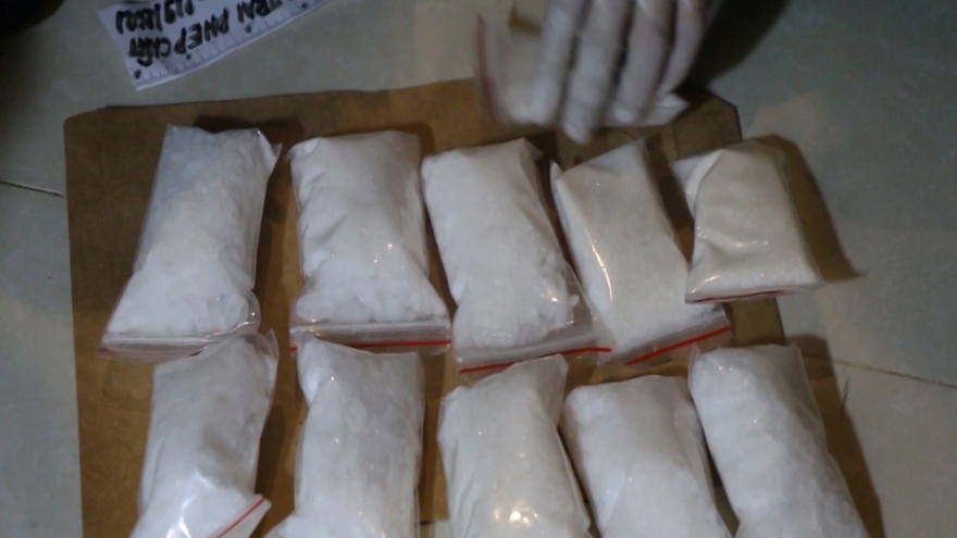 Bắt giữ “nữ quái” ở Bình Phước vận chuyển gần 1,4kg ma túy