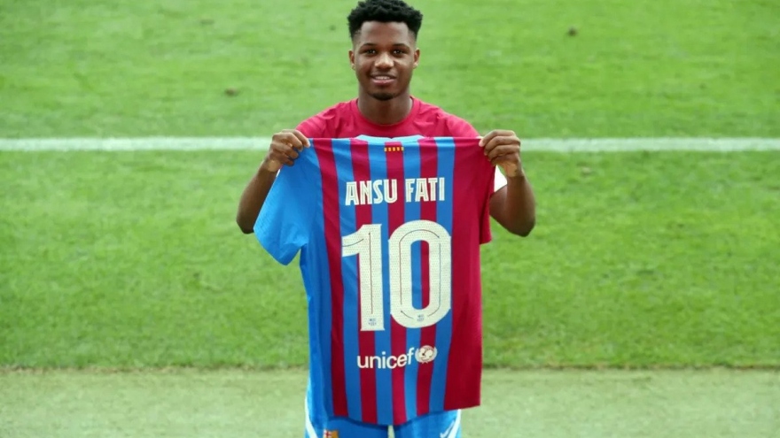 Chính thức: Ansu Fati "kế thừa" áo số 10 của Messi tại Barca