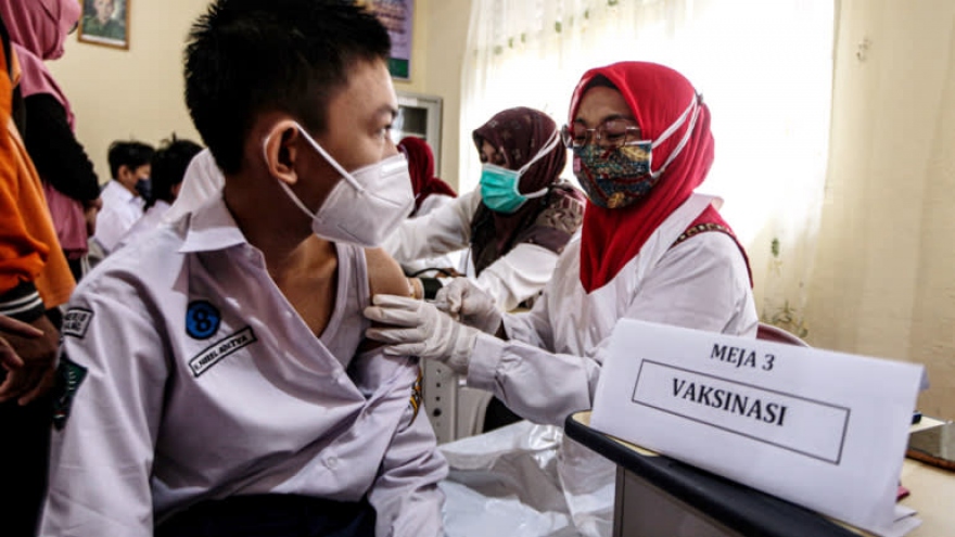 Tin giả và tâm lý lo ngại khiến châu Á tụt lại trong chiến dịch tiêm vaccine Covid-19