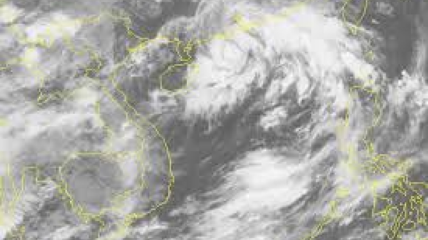 Biển Đông chuẩn bị xuất hiện áp thấp nhiệt đới hướng vào miền Trung