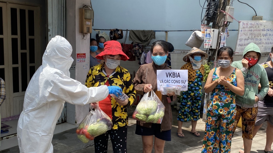 Doanh nhân Việt – Hàn chung tay hỗ trợ túi thuốc điều trị F0