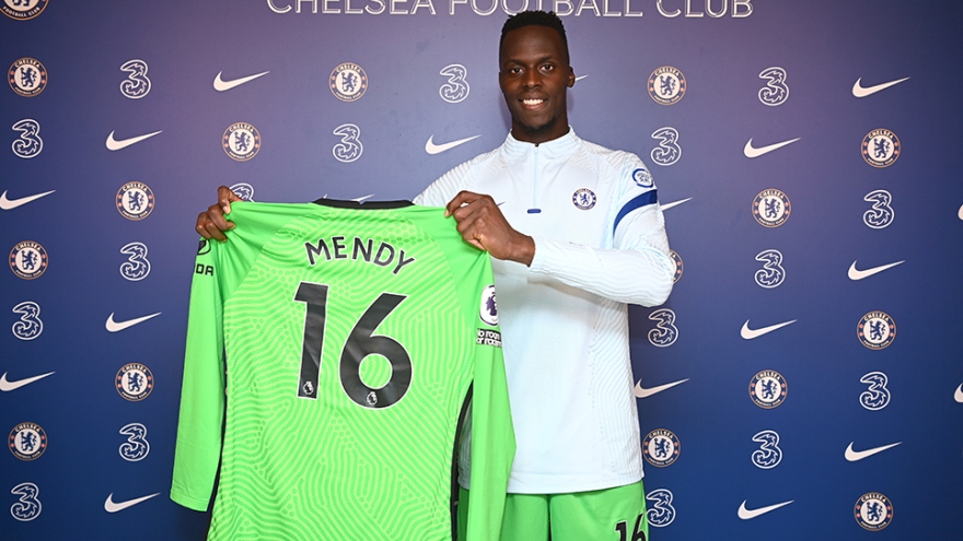 Ngày này năm xưa: Chelsea chiêu mộ "người nhện" từ Senegal