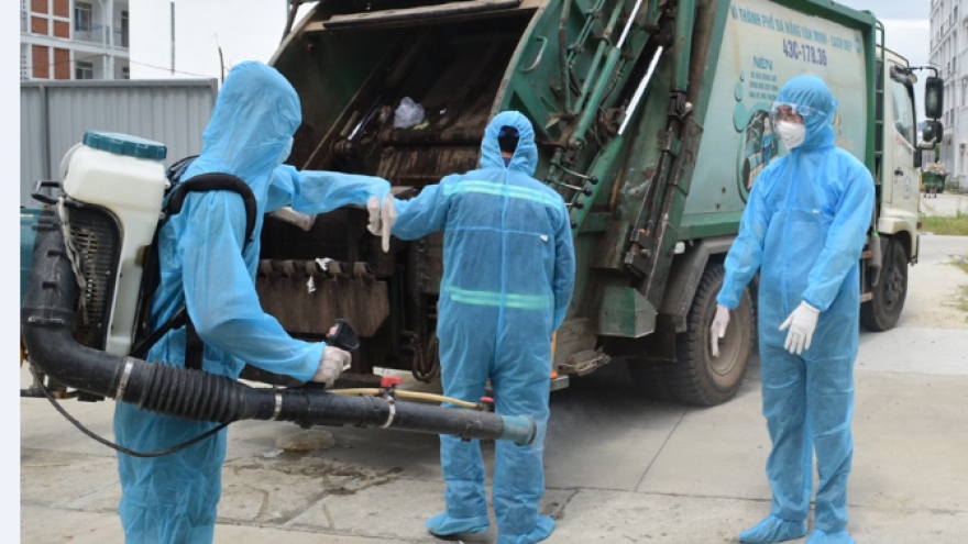 Công nhân thu gom rác ở Đà Nẵng được ưu tiên tiêm vaccine, xét nghiệm 3 ngày/lần