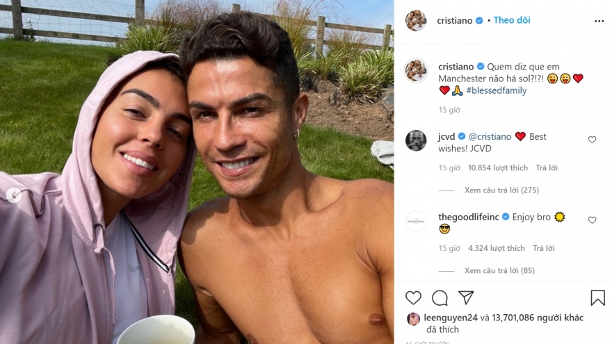 Ronaldo gây “bão mạng” khi chia sẻ về cuộc sống mới ở Manchester
